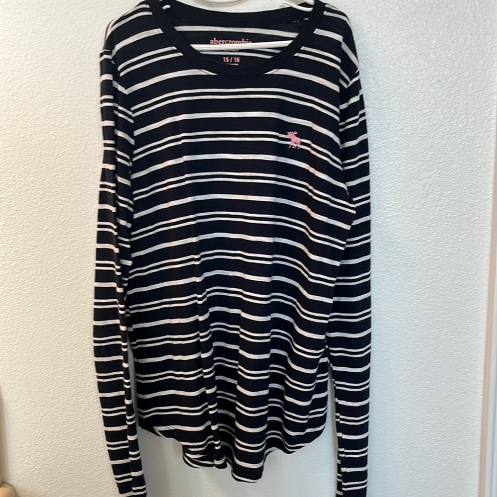 Abercrombie kids navy white striped long sleeve Tshirt size 15/16
